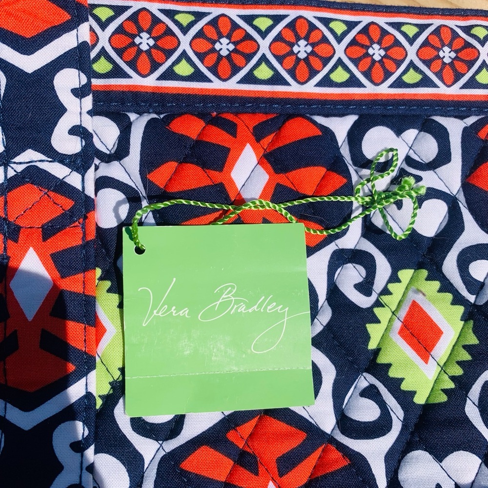 Vera Bradley Get Carried Away Tote NWT - Picture 3 of 11